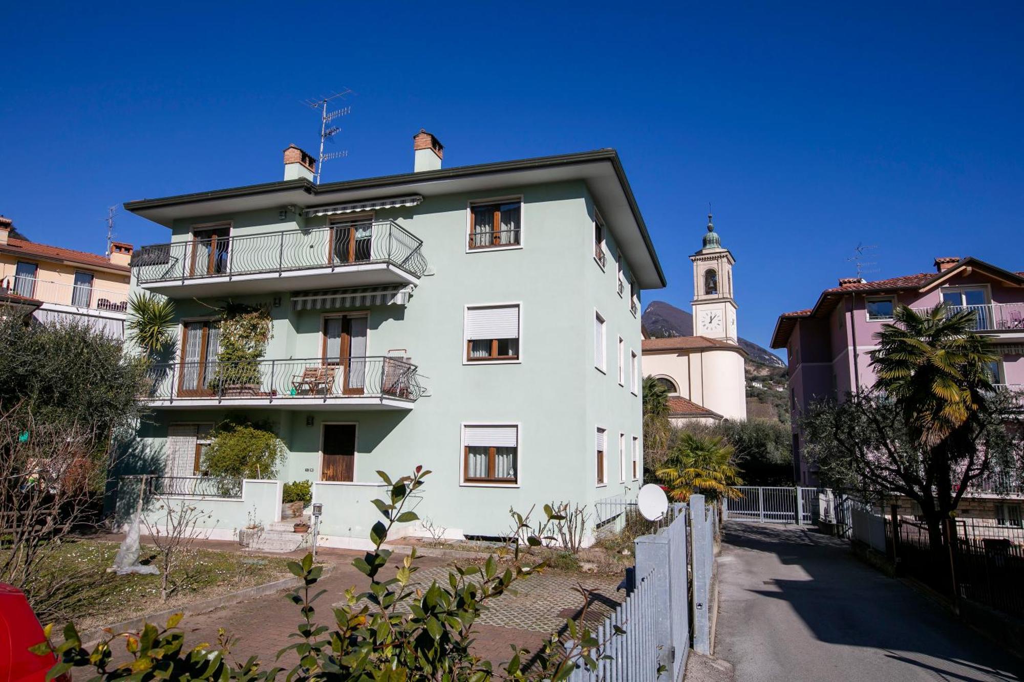 Paulie Apartment - Happy Rentals Riva del Garda Ngoại thất bức ảnh