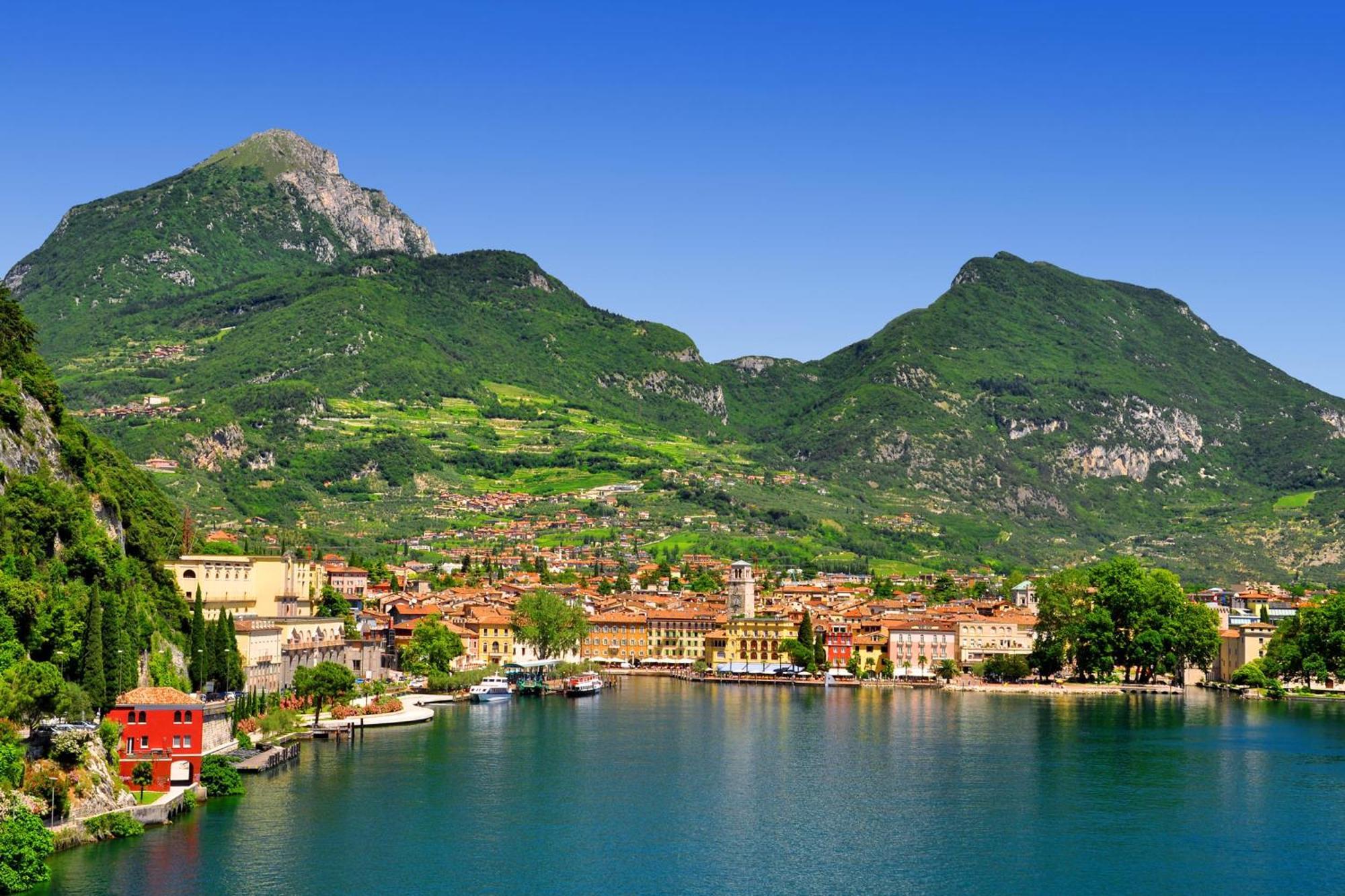 Paulie Apartment - Happy Rentals Riva del Garda Ngoại thất bức ảnh